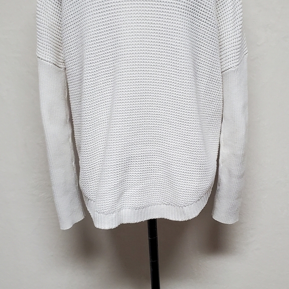 VINTAGE Michael Michael Kors White Waffle Knit Drop Shoulder Turtleneck Sweater - Picture 14 of 16